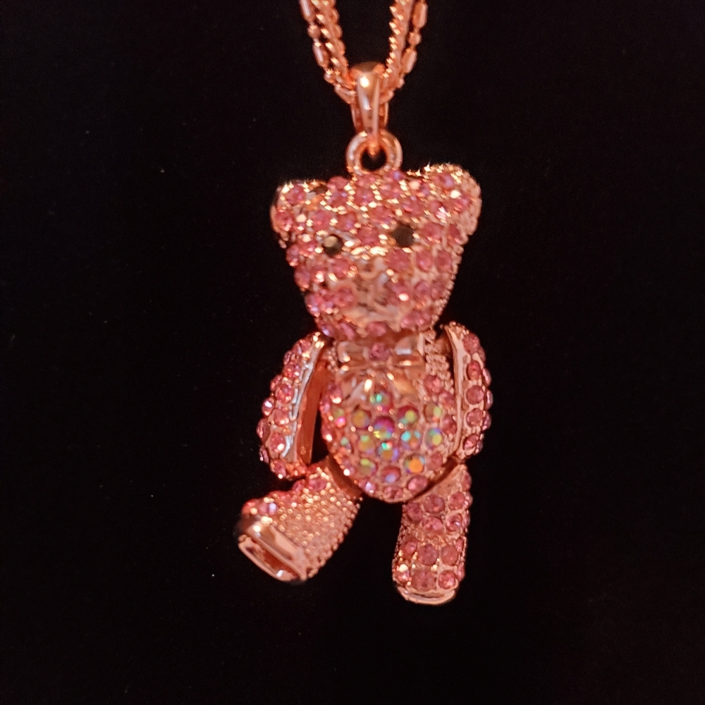 Rose gold moveable bear pendant
